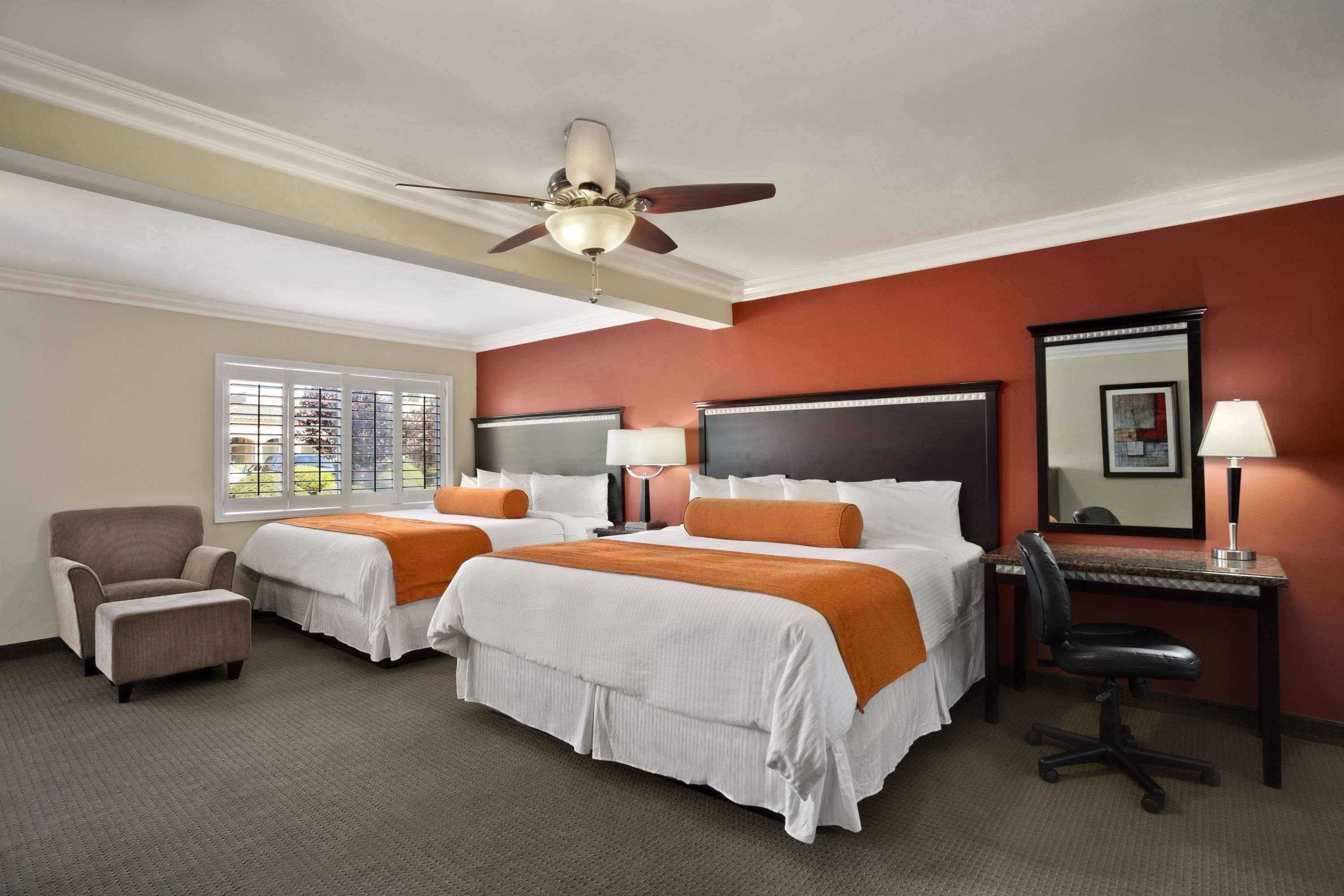 Travelodge By Wyndham Santa Maria Экстерьер фото
