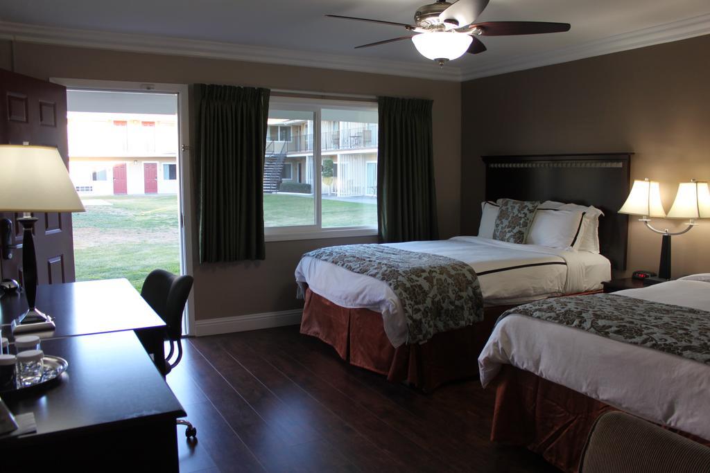 Travelodge By Wyndham Santa Maria Экстерьер фото